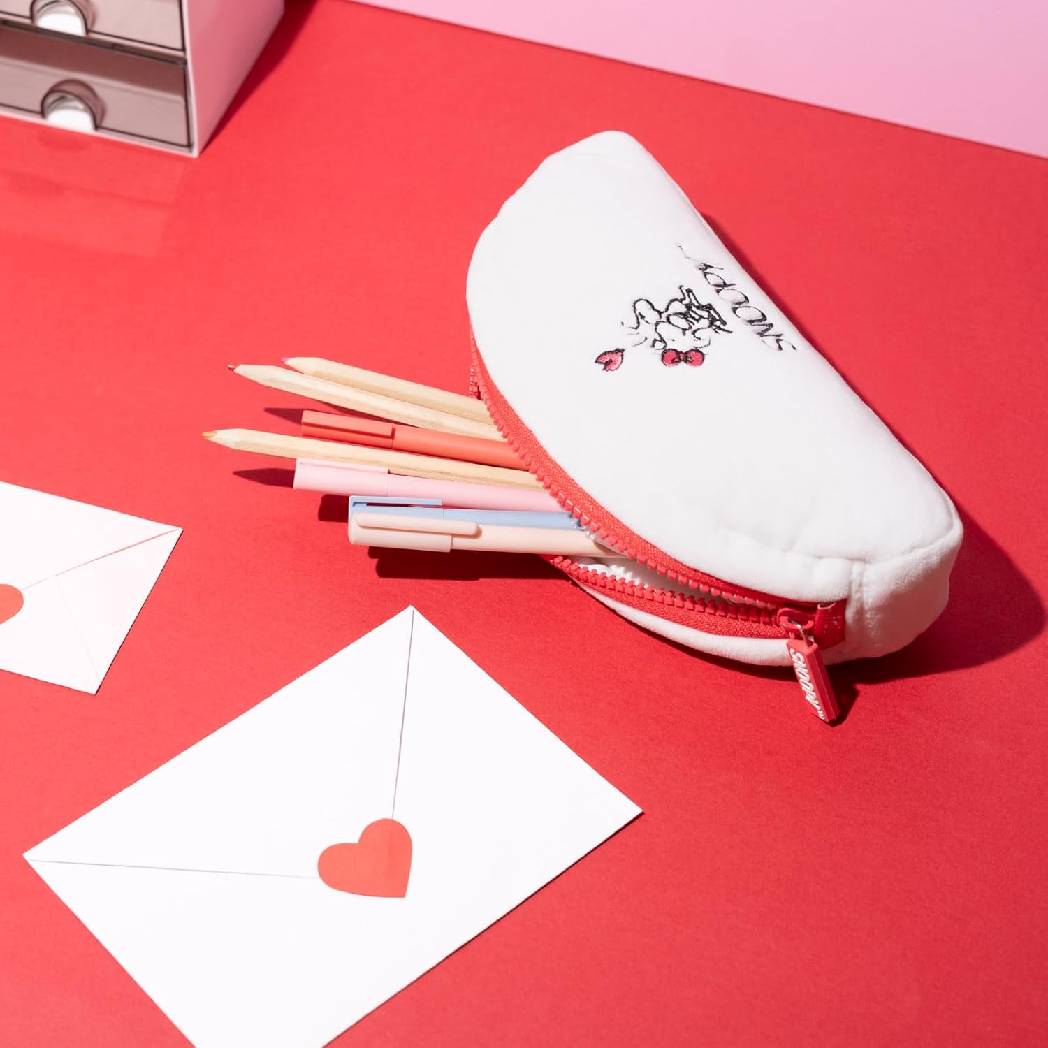 Detalle de Grupo Erik - Trousse Snoopy Peluche – sous Licence Officielle