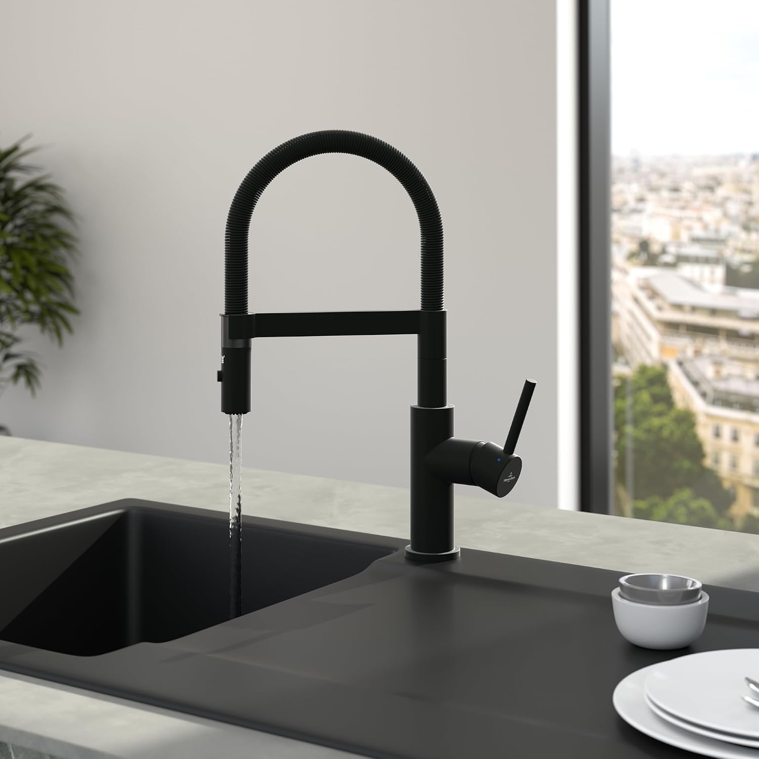 Detalle de Villeroy & Boch Steel Expert Compact – bateria kuchenna z obrotową wylewką, czarna