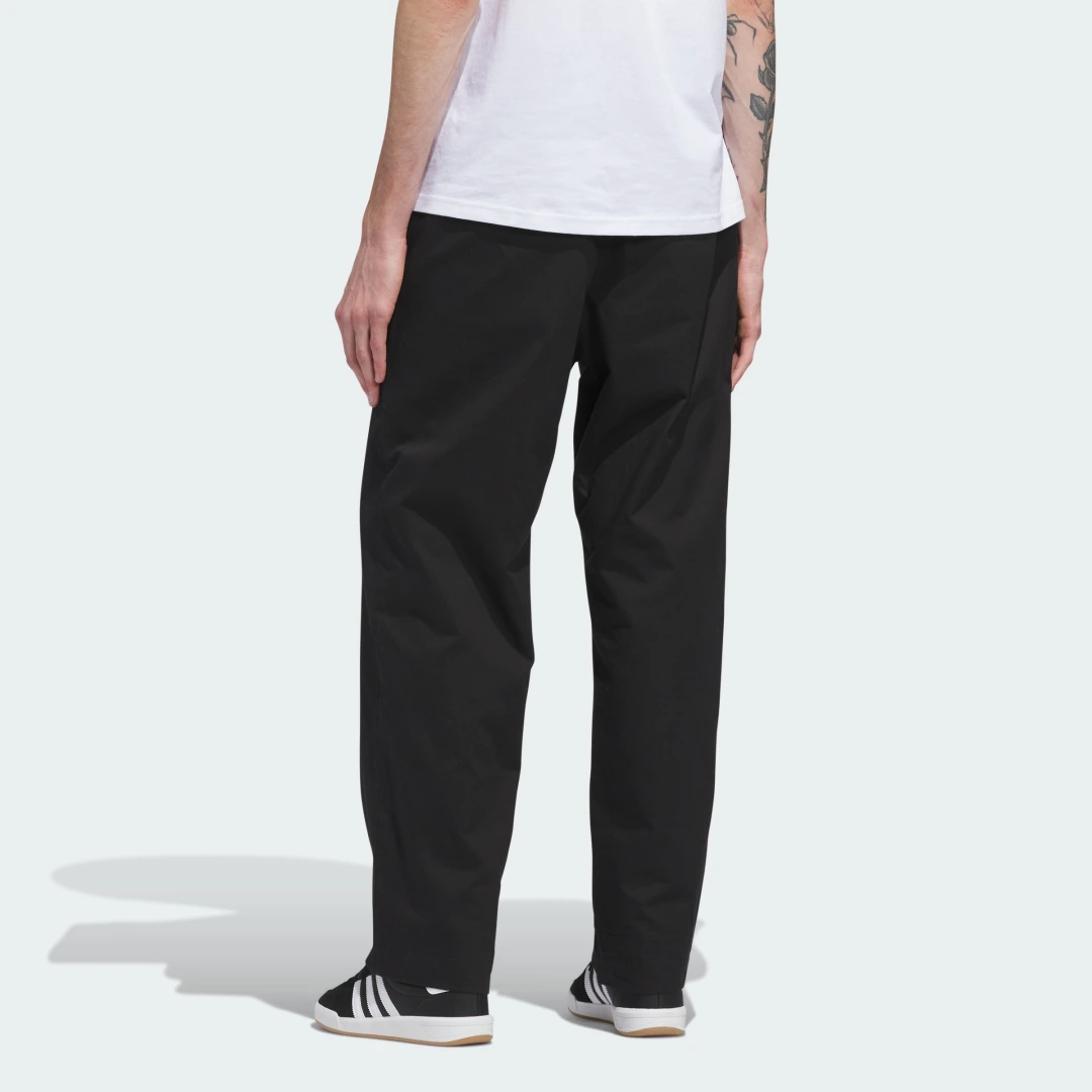 Detalle 2 de Pantalón Skateboarding Chino Adidas – negro