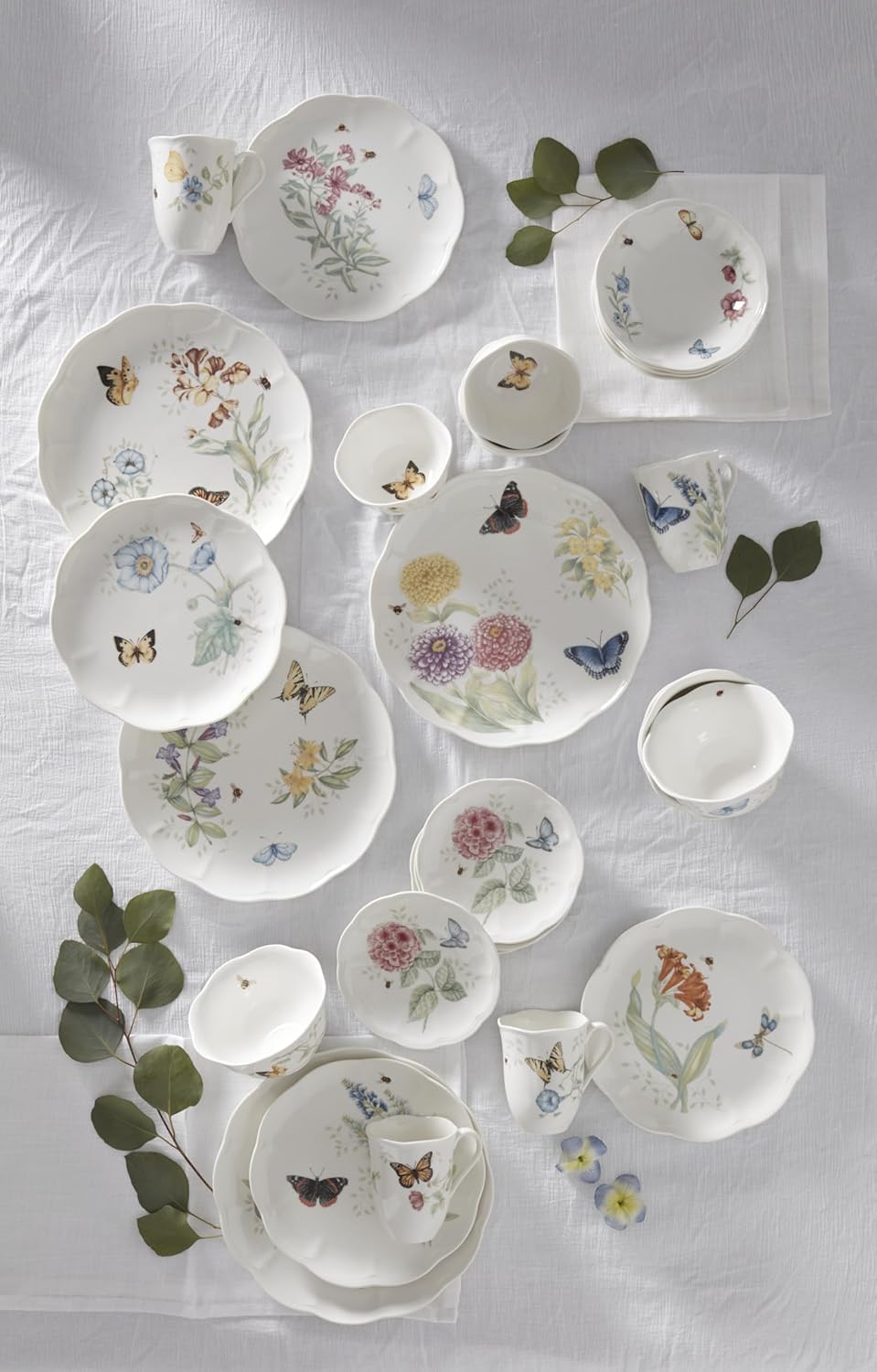 Thumbnail 3 de Lenox Butterfly Meadow 28-Piece Dinnerware Set (Service for 4) with Scalloped Porcelain Plates & Bowls