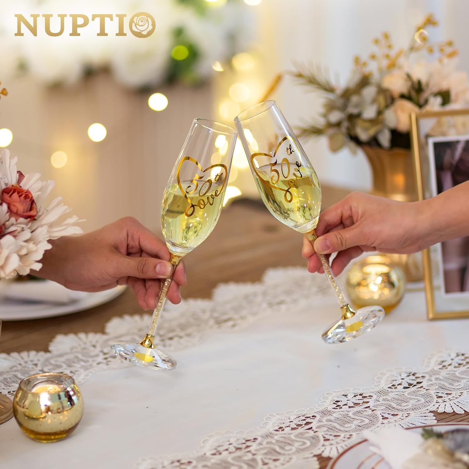 Detalle de NUPTIO 50th Anniversary Gold Champagne Flutes set