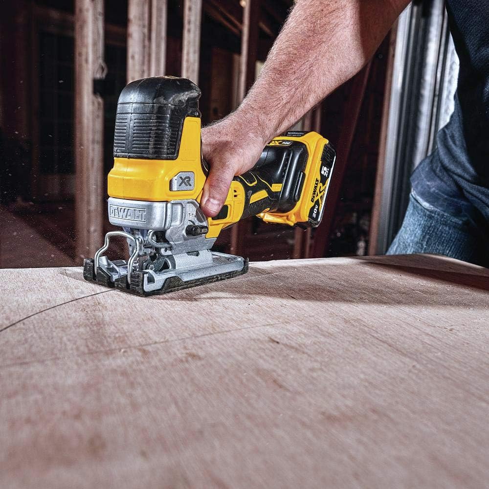 Detalle de DEWALT DCS335B 20V MAX Barrel-Grip Jigsaw, Brushless, Variable Speed