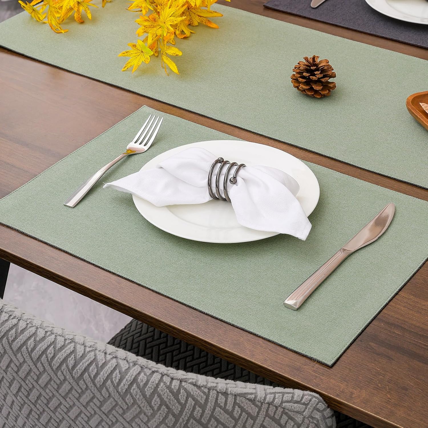 Detalle 2 de Banchif Platzsets Leinenimitat 4er-Set, 30x45 cm, Grau-Salbeigrün – Waschbar und doppelseitig nutzbar