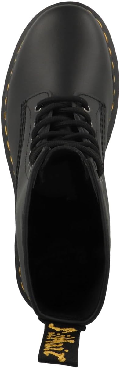 Detalle 2 de Dr. Martens 1460 8 Eye Boot Brown – Anfibi unisex adulti: stile iconico e costruzione duratura