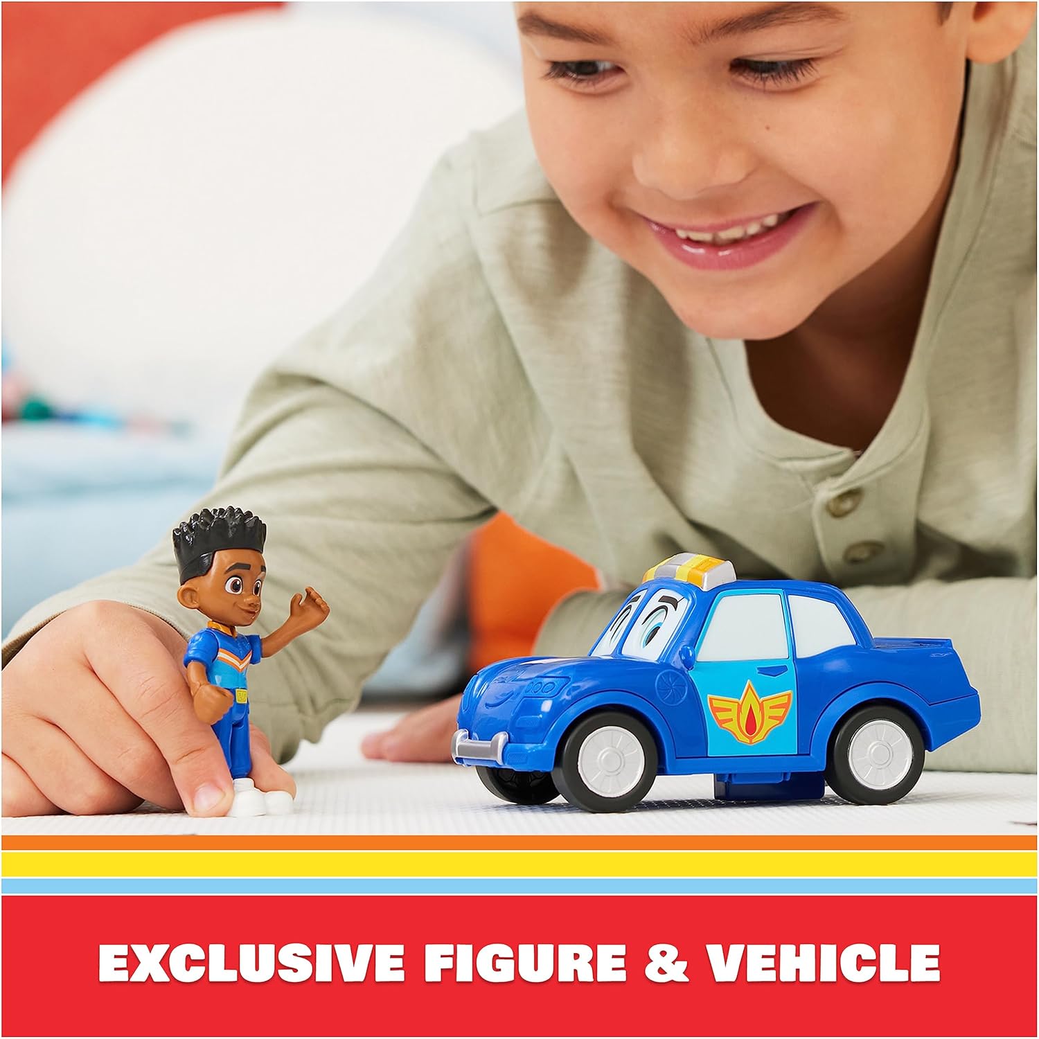 Detalle de Disney Junior Firebuds Jayden et Piston – figurine articulée police avec mouvement des yeux interactif