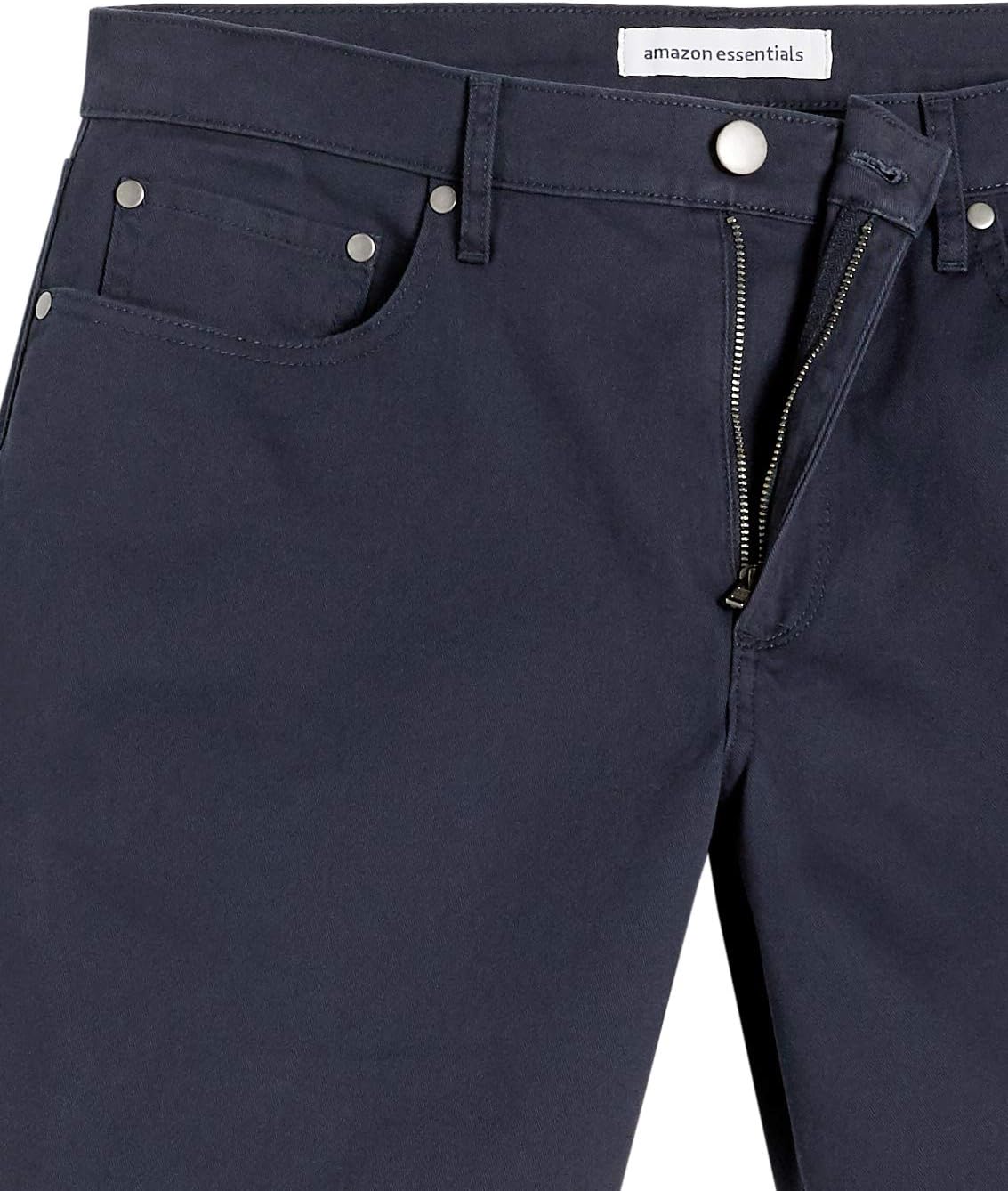 Detalle de Amazon Essentials Men's Slim-Fit Stretch 5-Pocket Shorts, 9” Inseam