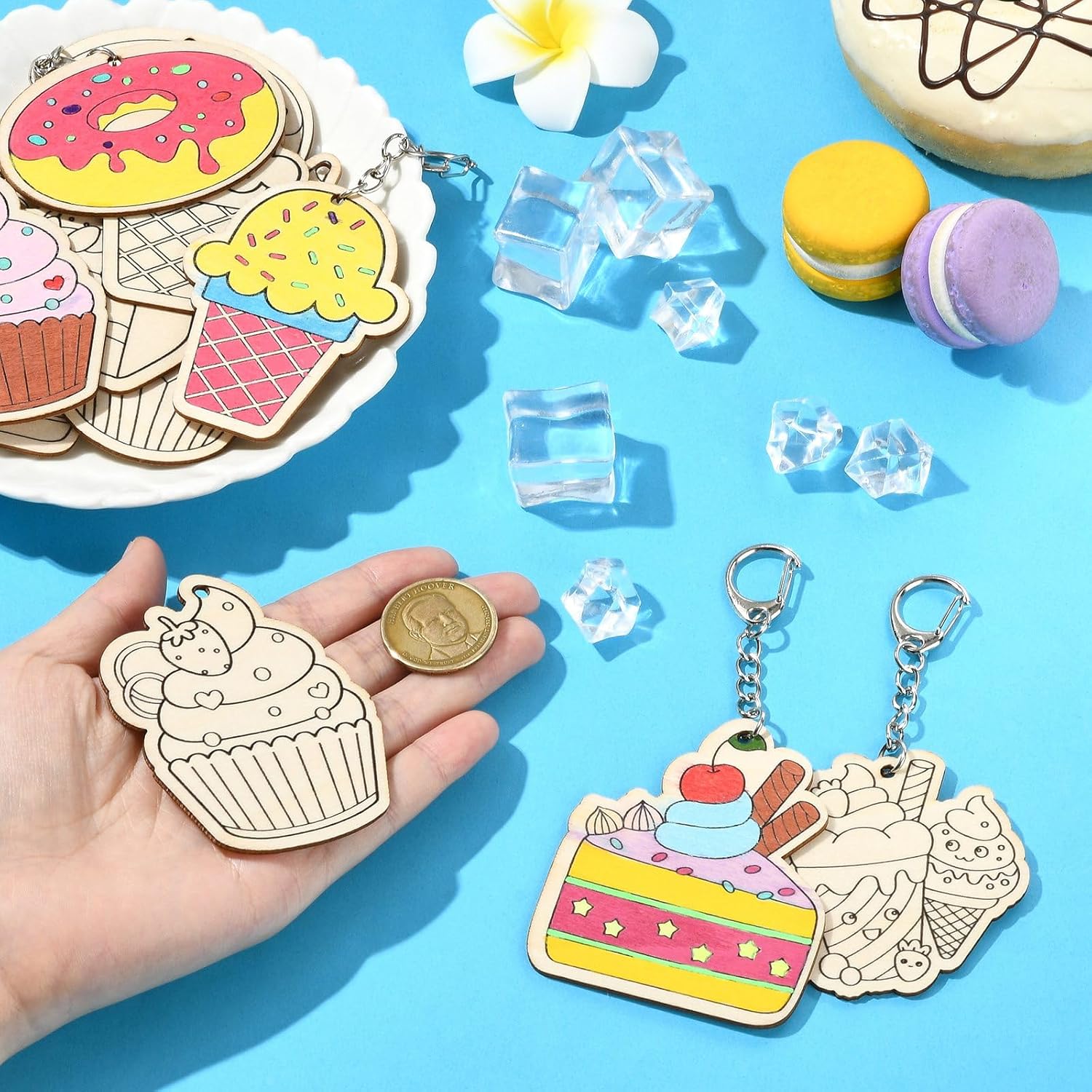 Detalle 2 de LiQunSweet Wooden Keychains, 36-Piece Set