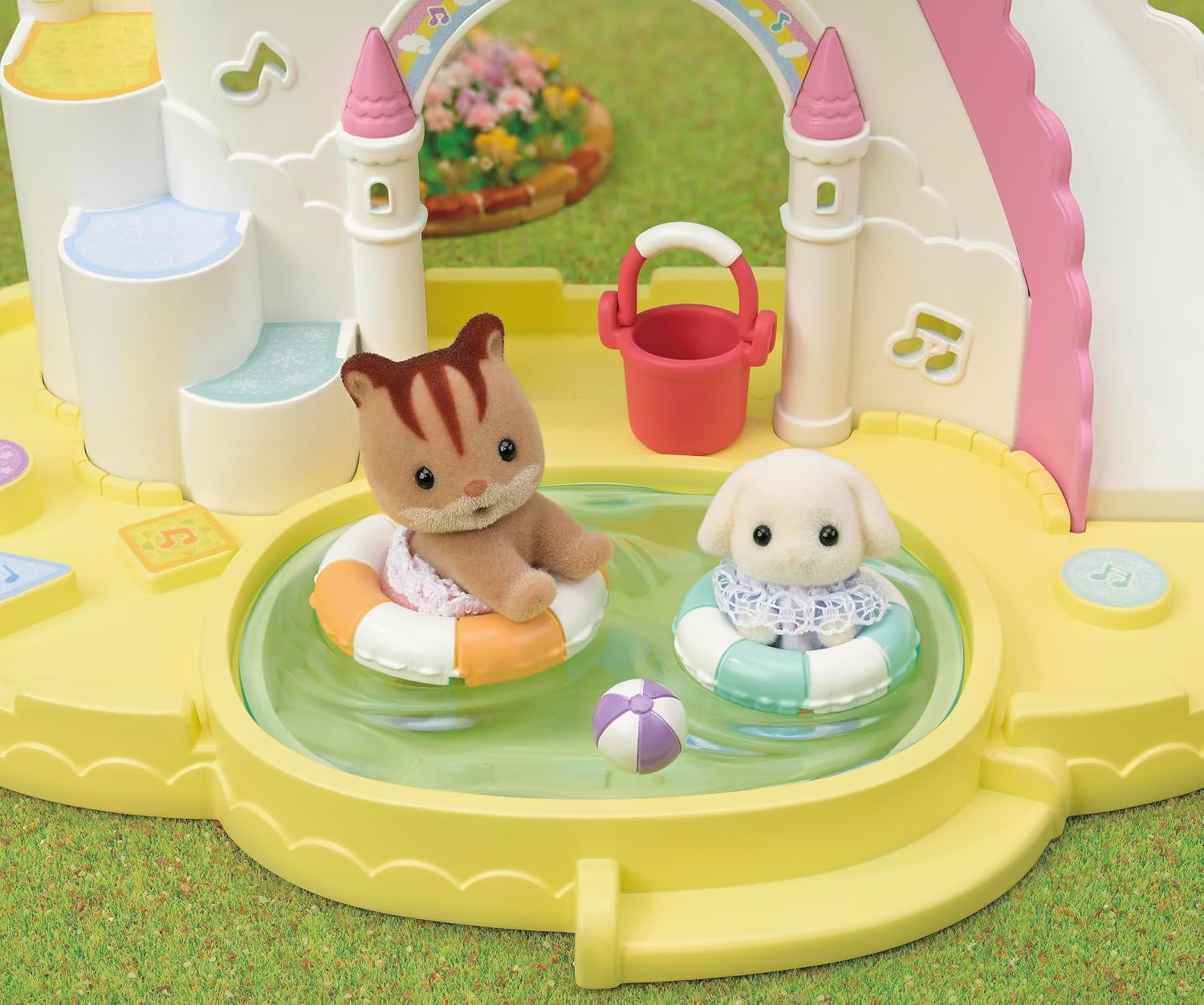 Thumbnail 4 de Sylvanian Families 5746 – plac zabaw z basenem, piaskownicą i zjeżdżalnią