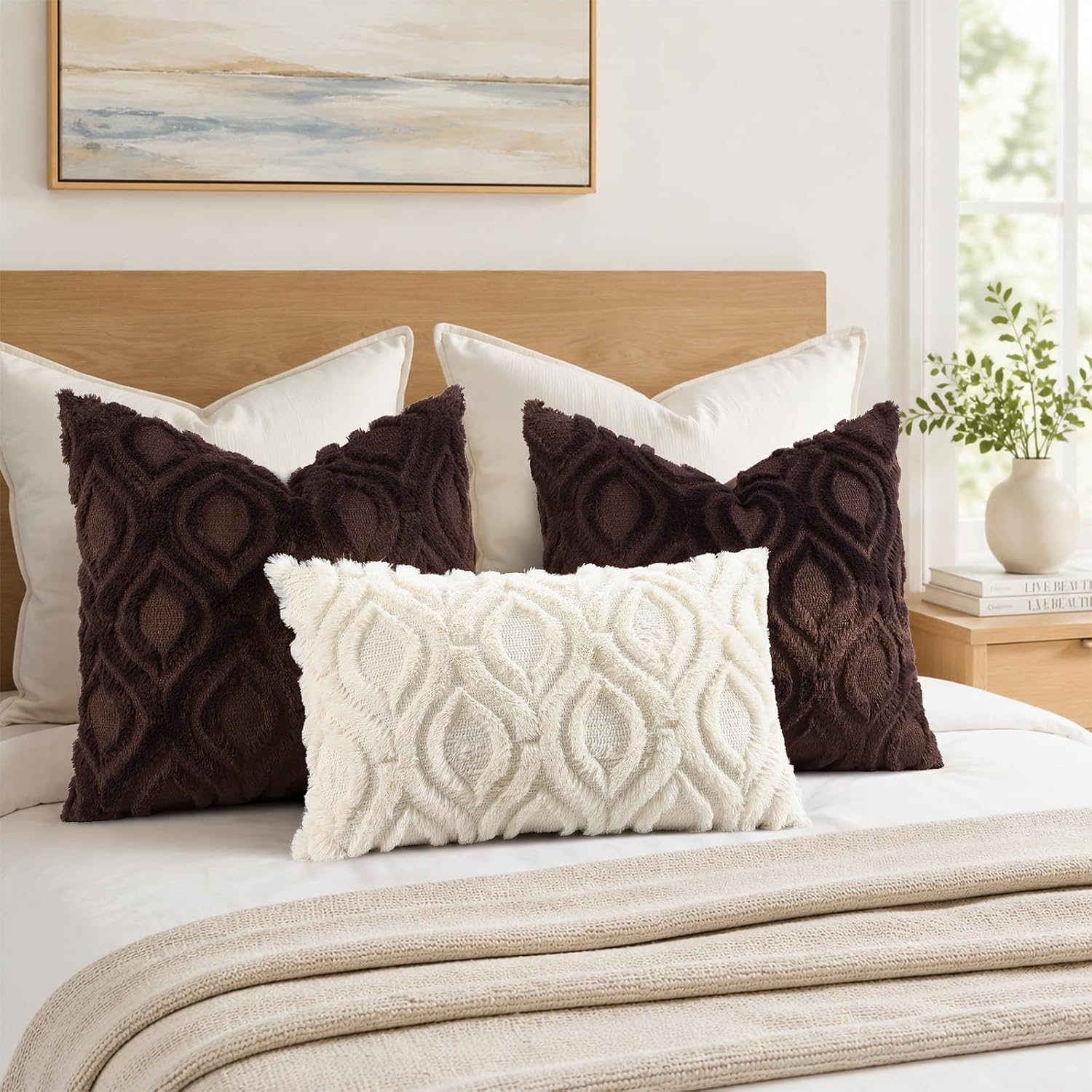 Detalle de decorUhome 18x18 Faux Fur Throw Pillow Covers, Dark Brown, Set of 2