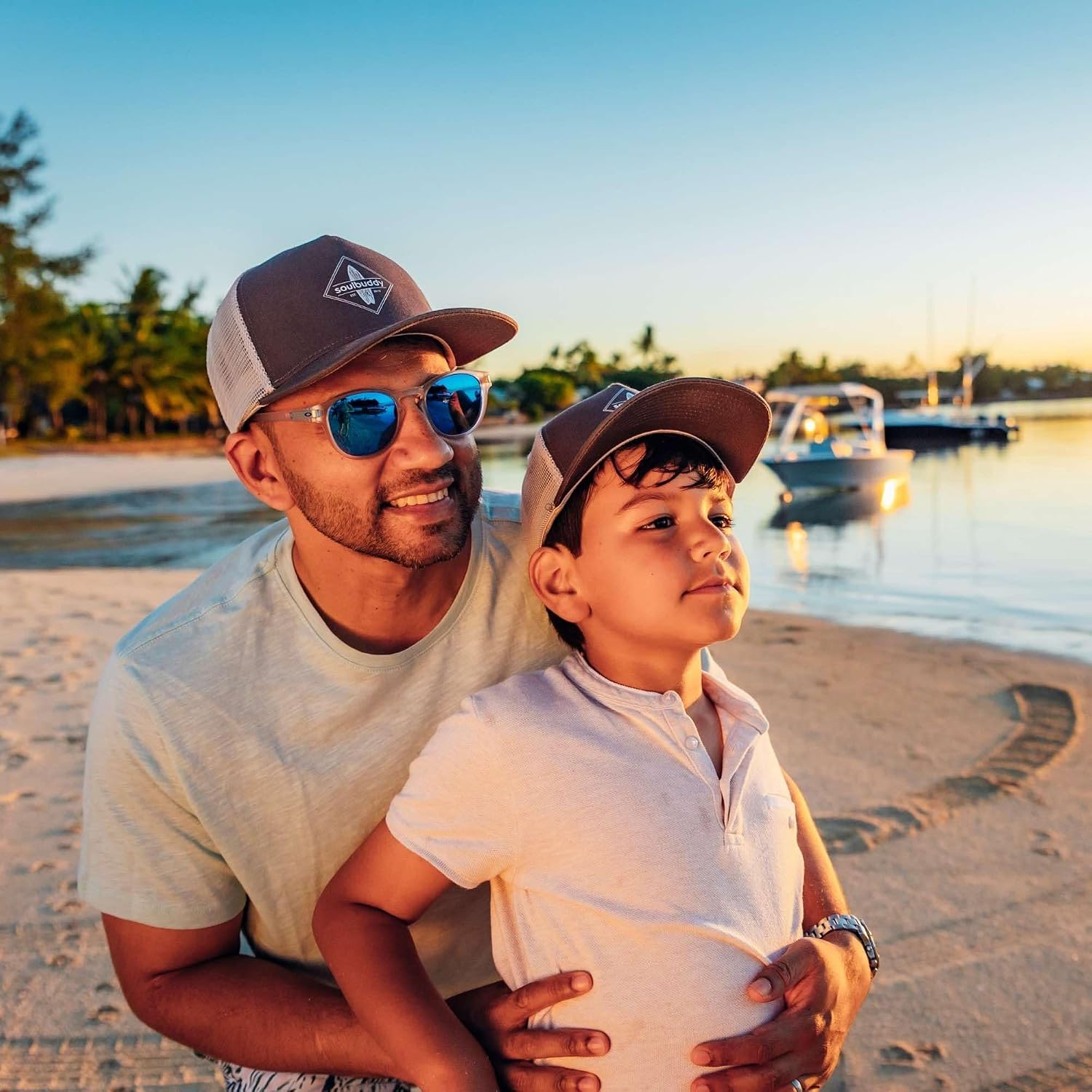 Detalle 2 de Soulbuddy Baseball Trucker Cap – 2er Partnerlook-Set für Vater–Sohn bzw. Mutter–Tochter