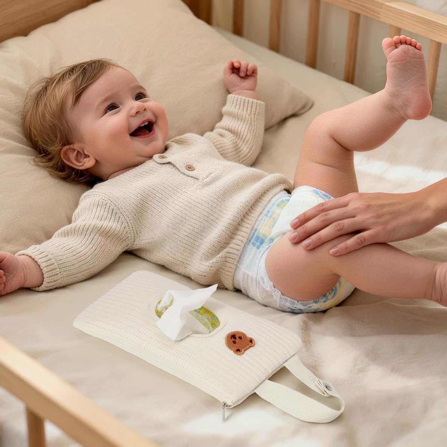 Detalle de Quilted Baby Wipe Holder, Cotton-Filled Fabric
