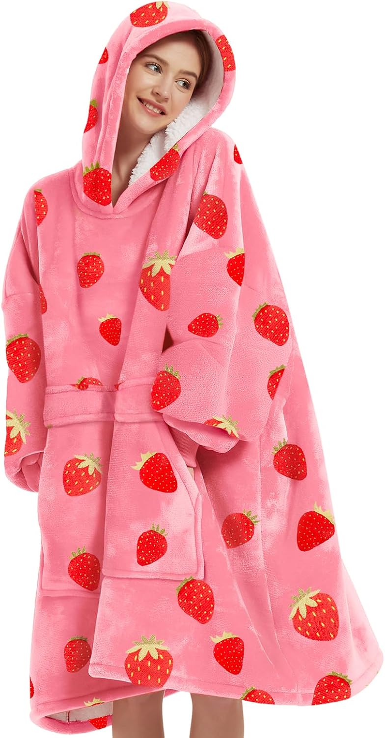 Detalle de KFUBUO Wearable Blanket Hoodie for Adults Sherpa Strawberry Blanket Hoodie