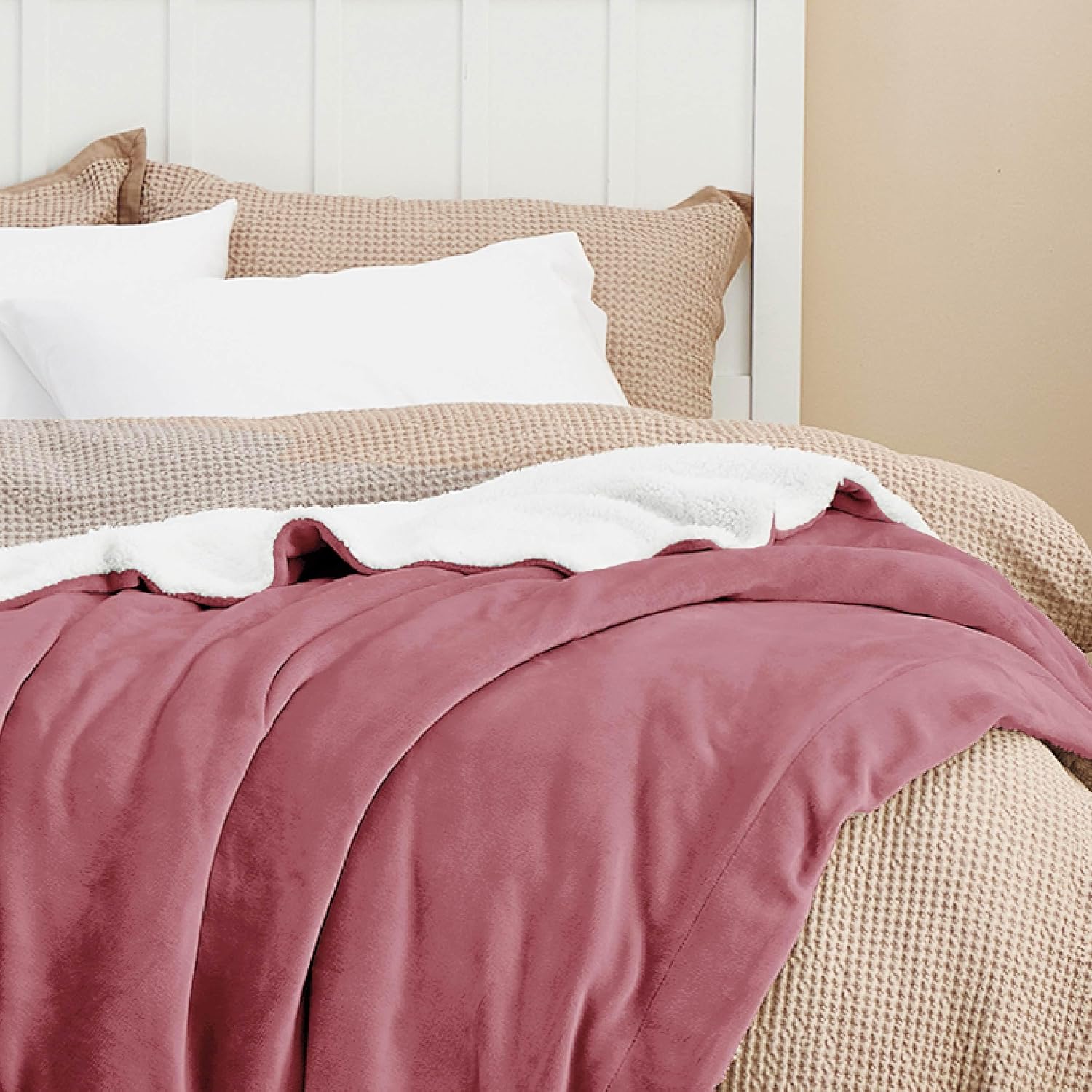 Detalle 2 de Bedsure Sherpa Fleece Blanket Twin