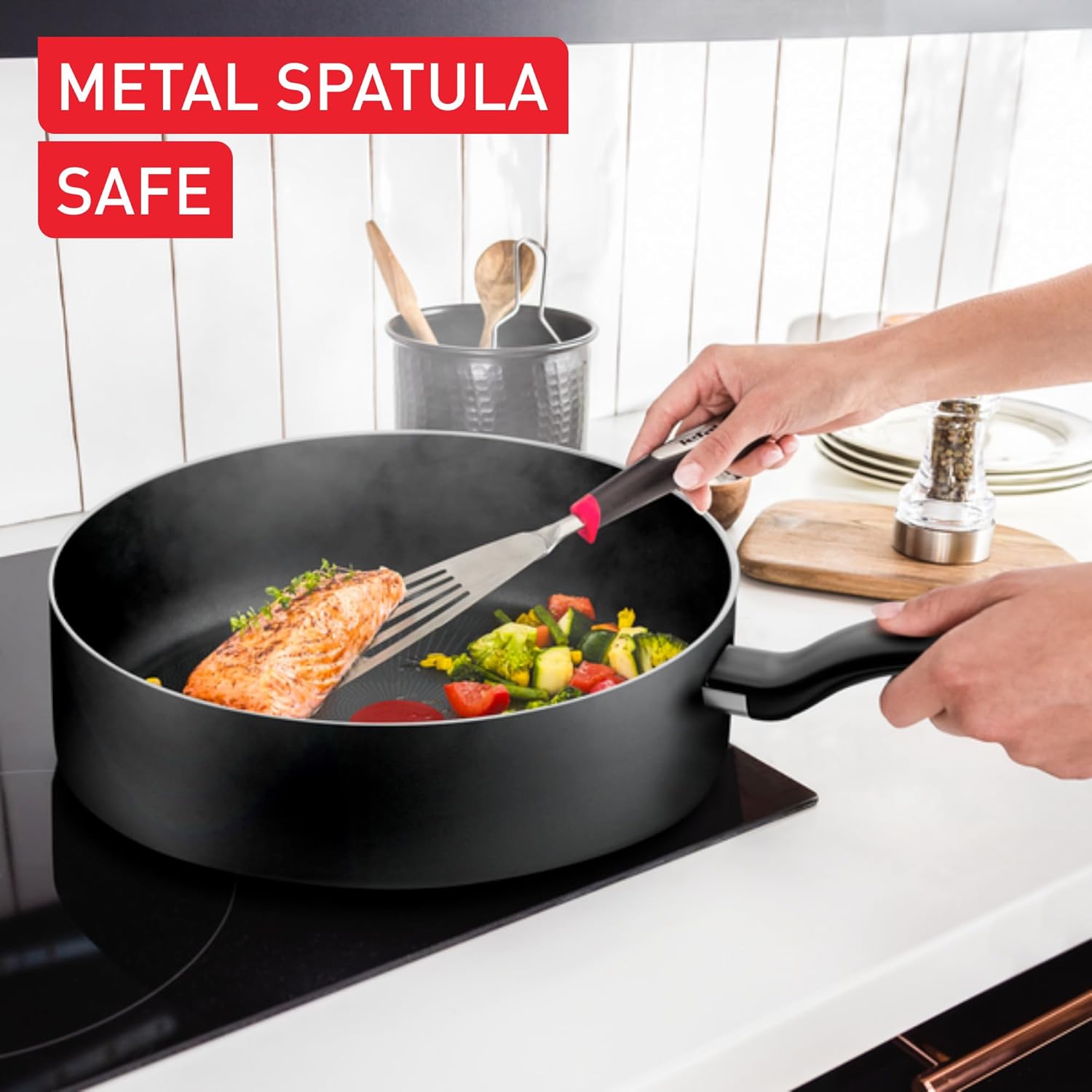 Thumbnail 3 de Tefal Titanium Essential Sauté pan 26 cm with lid (B9413344) – non-stick, metal-safe coating for gas, electric and ceramic hobs