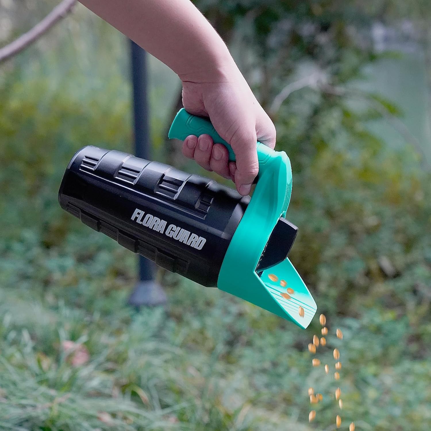 Detalle 2 de FLORA GUARD seed spreader dial 1 hand