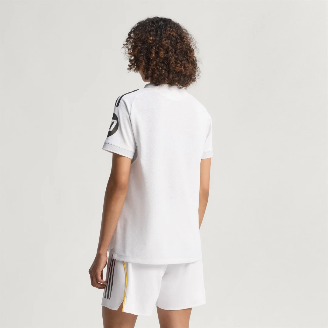 Detalle de Camiseta primera equipación Real Madrid 25/26 Authentic de Adidas