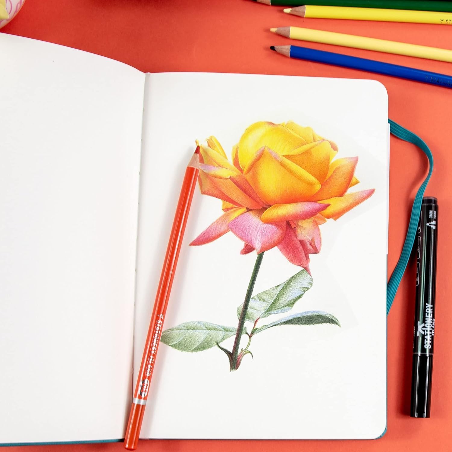Detalle de STATIONERY ISLAND A5 Unlined Notebook: 180-Page Hardback Journal with 120gsm Premium Paper