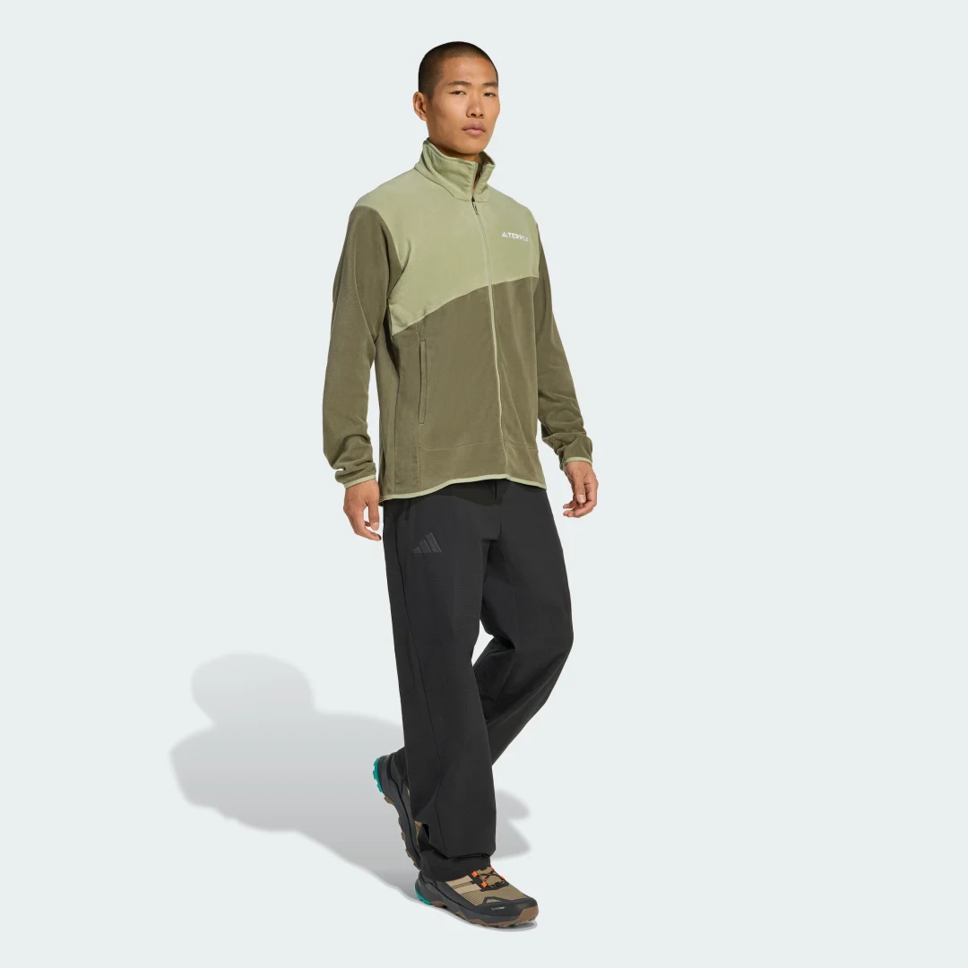 Detalle de Chaqueta Terrex Multi Fleece de Adidas, verde – versátil para outdoor