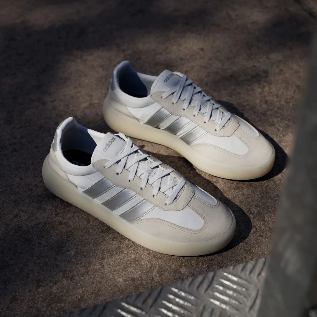 Detalle 2 de Zapatilla Barreda Decode de Adidas: comodidad en color Blanco para uso diario
