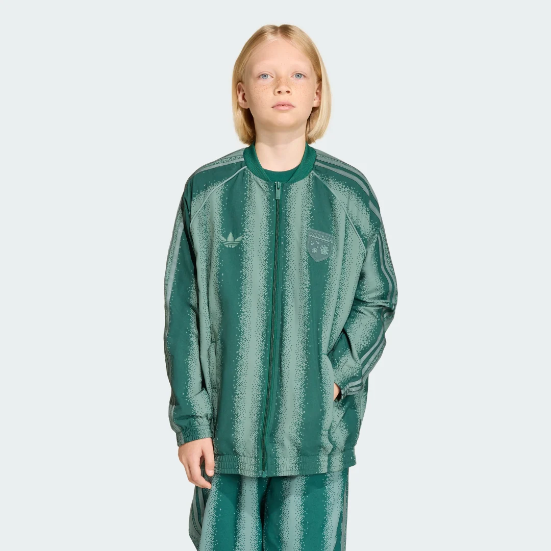 Detalle de Adidas chaqueta deportiva holgada verde