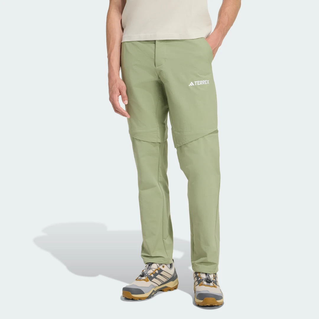 Detalle de Pantalón Terrex Multi Zip-Off de Adidas: versatilidad para actividades al aire libre