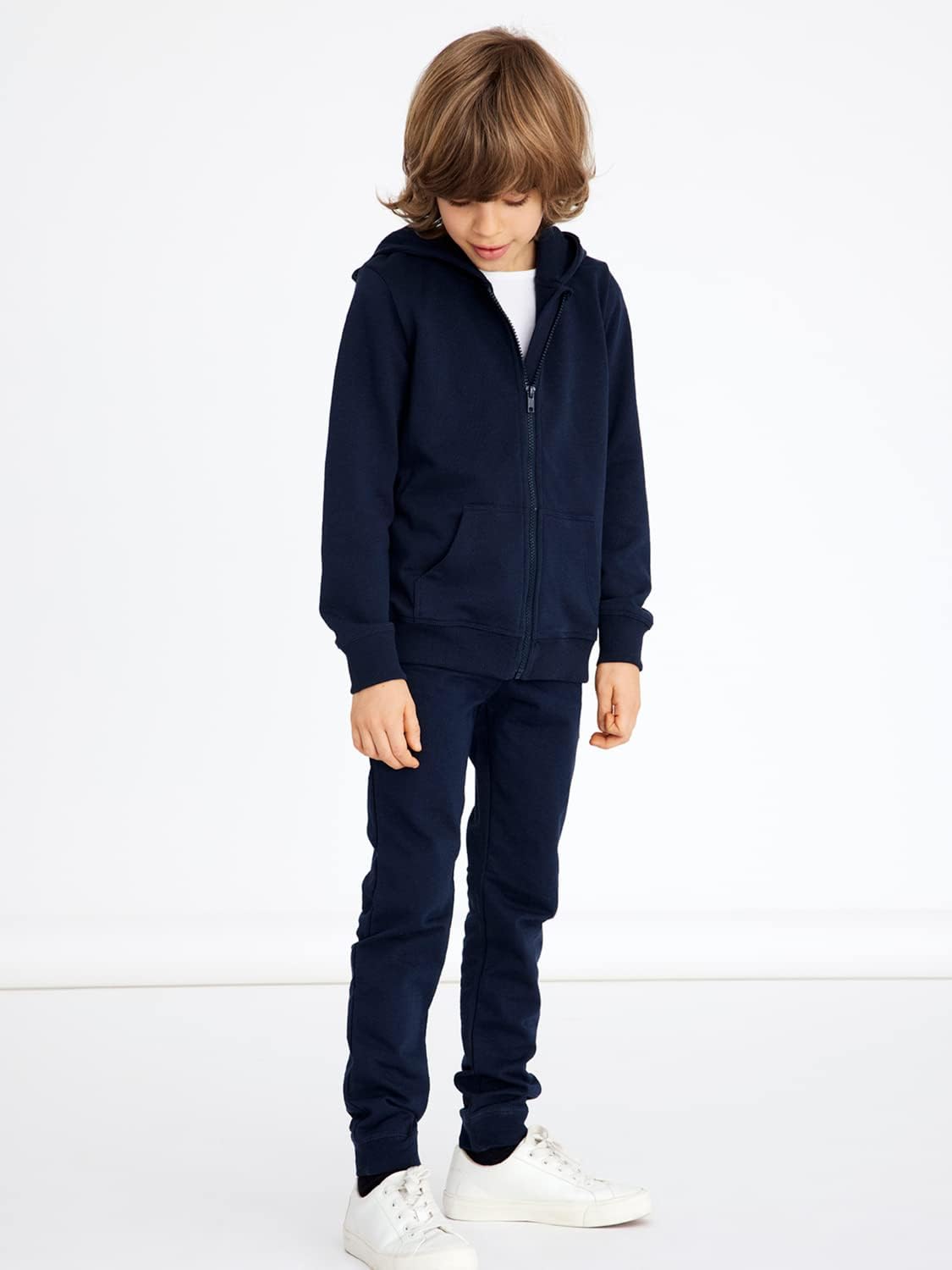 Detalle de Giacca in felpa bambino con cappuccio Dark Sapphire S NKMNESWEAT Card W Hood Bru Noos