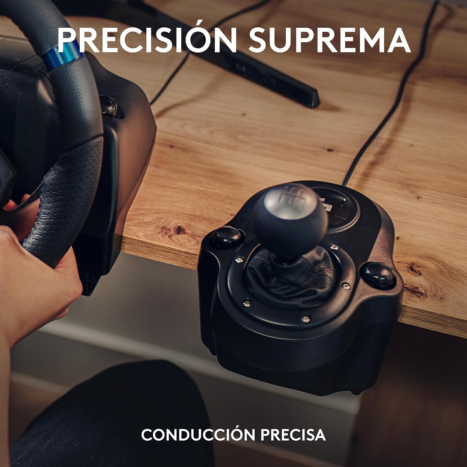 Thumbnail 2 de Logitech G G923 Volante de Carreras y Pedales con TRUEFORCE, pala de cambio Driving Force y cuero auténtico – para PS5, PS4, PC