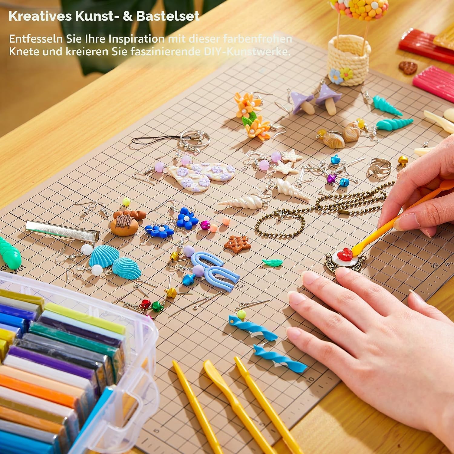 Detalle 2 de Shuttle Art 82 Polymer Clay Set – buntes Ofenhärtendes Modelliermasse-Set mit 19 Schnitzwerkzeugen und 16 Zubehörteilen