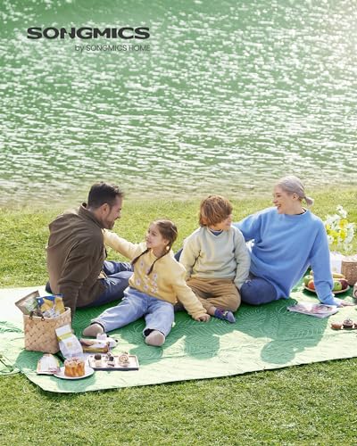 Detalle 2 de SONGMICS Manta de Picnic 300 x 200 cm GCM310C03 — grande, impermeable y plegable