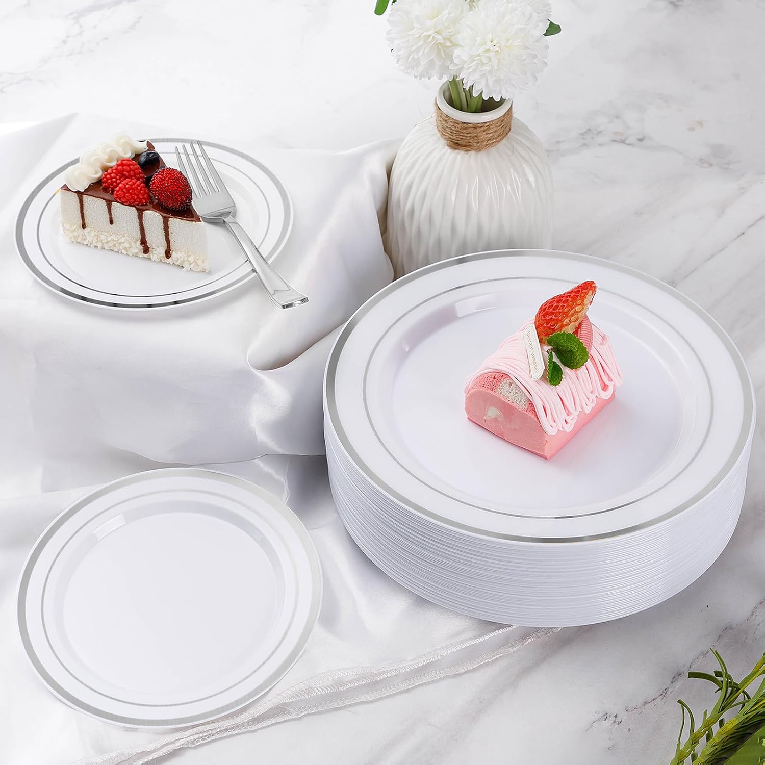 Detalle de Goodluck 600-Piece Disposable Silver Plates Set for 100 Guests