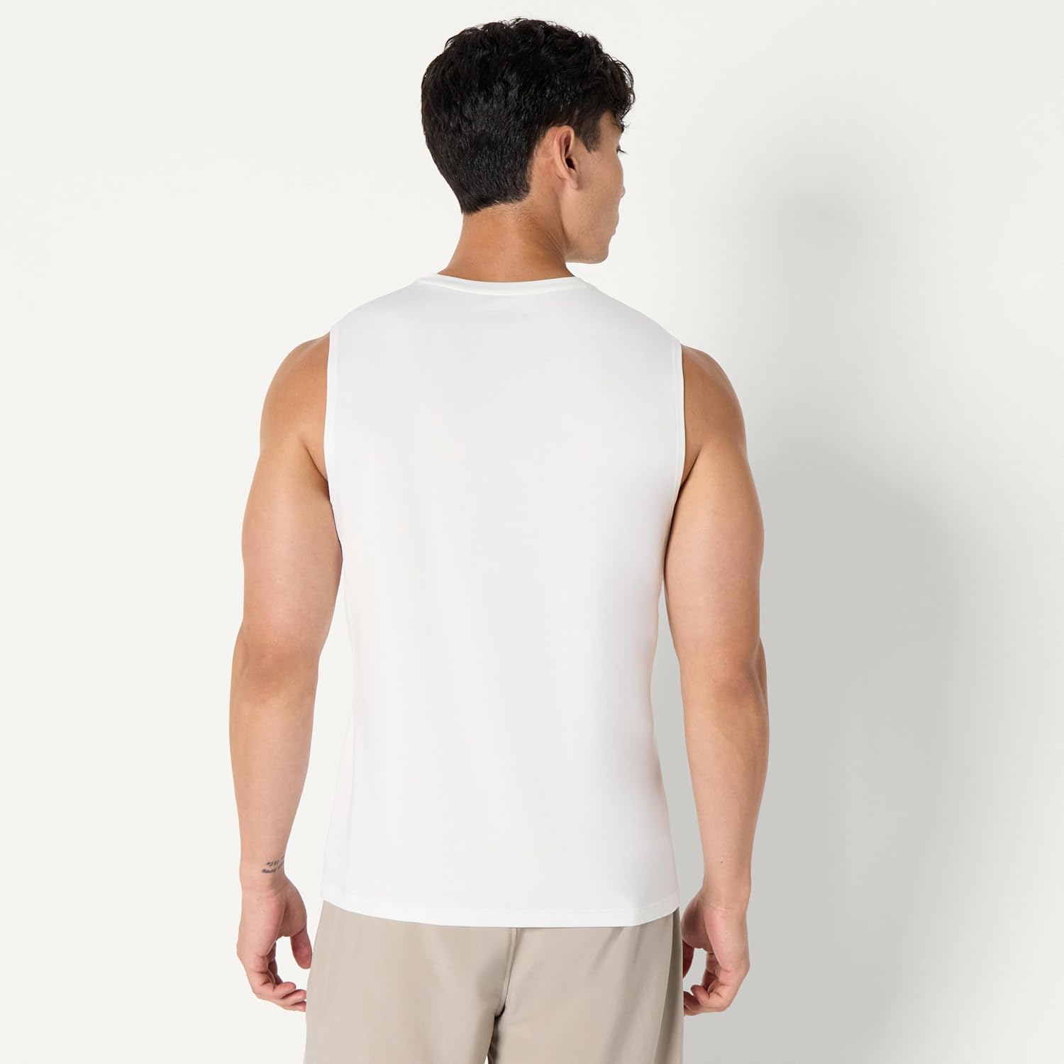 Detalle de Amazon Essentials Men's Active Quick Dry Tech Stretch Lightweight Sleeveless Muscle Shirt