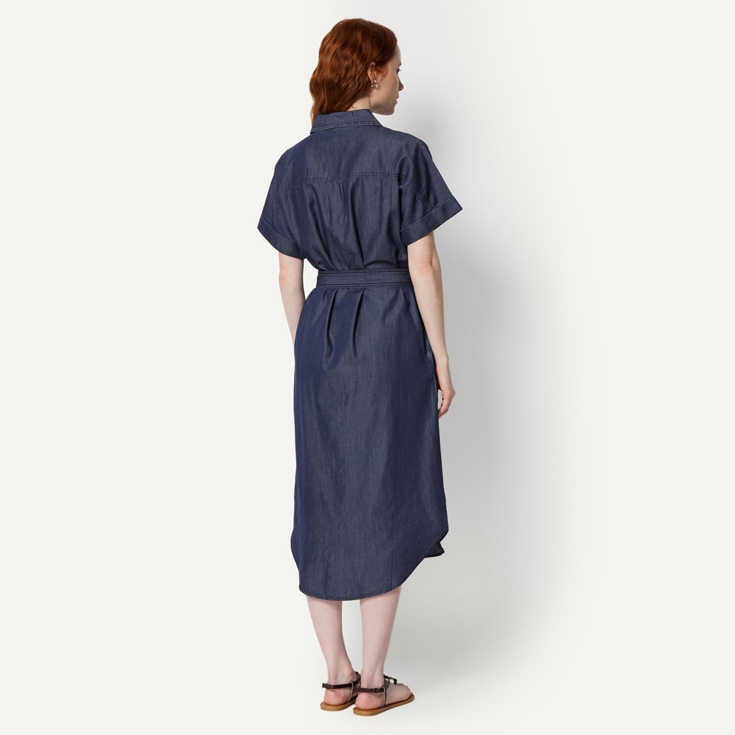Detalle de Amazon Essentials Women's Relaxed-Fit Short-Sleeved Button-Down Shirt Dress with Belt