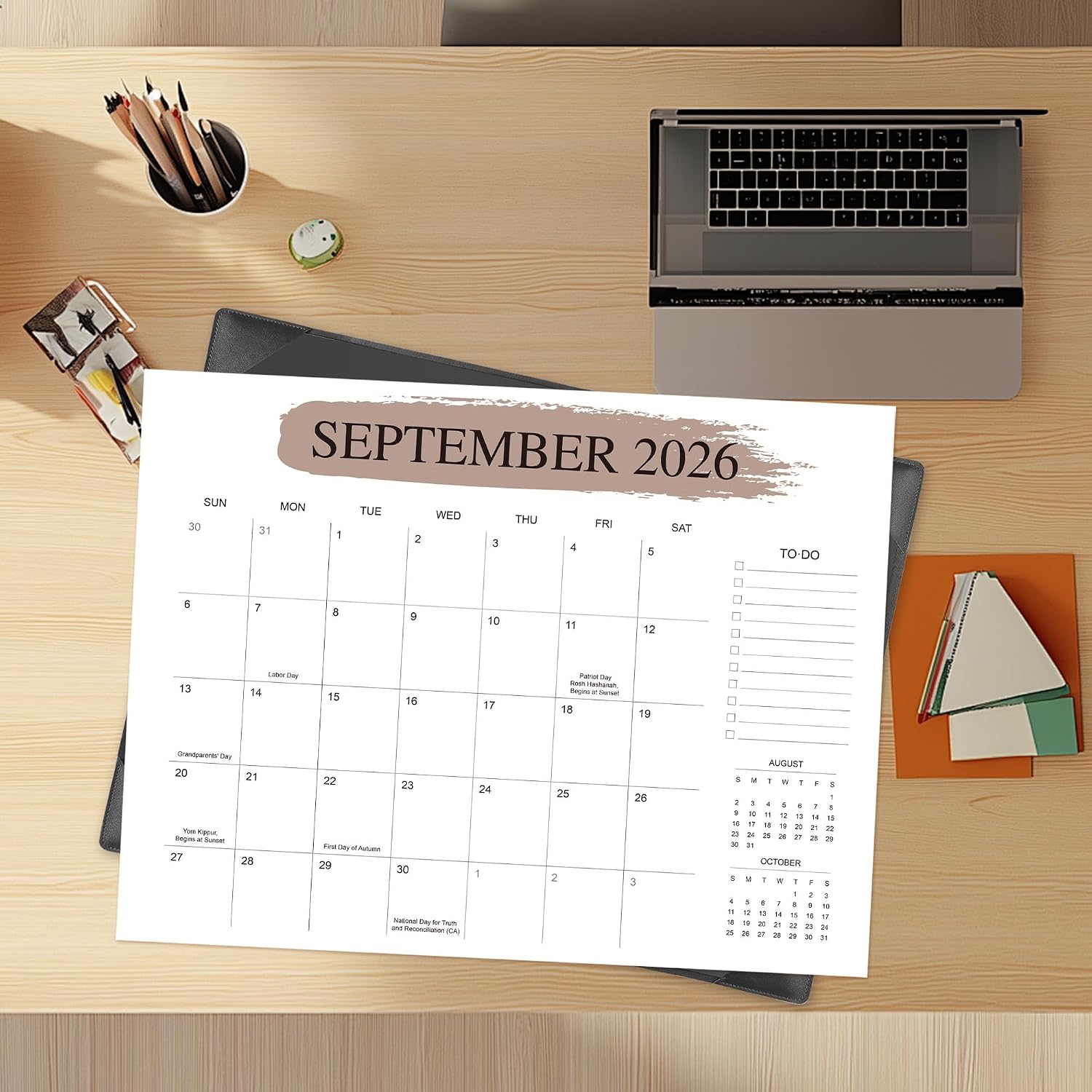 Detalle 2 de Telihao C3 Desk Calendar 2026-2027, 22" x 17" with PU Desk Mat