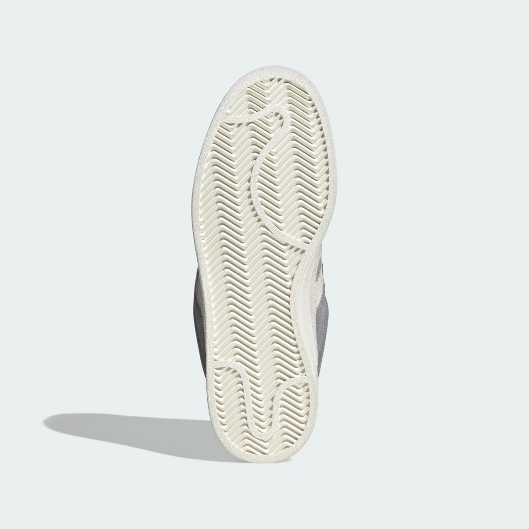 Detalle de Adidas Campus ST Gris: zapatilla clásica para el día a día