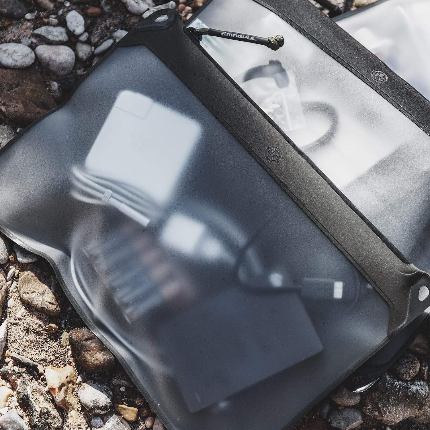 Detalle 2 de Magpul DAKA Window Pouch Medium MAG994-5-6 met touchscreenvenster