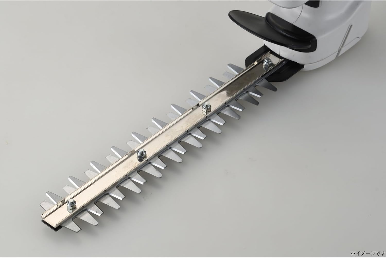 Detalle 2 de TAKAGI GHT-250B コード式ヘッジトリマー 刈込幅250mm・両刃駆動・約1.1kg