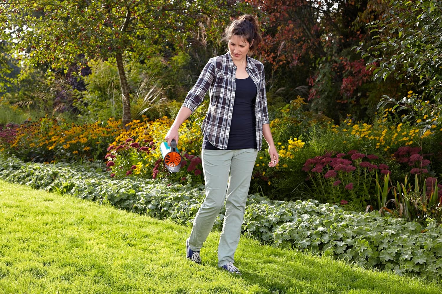 Thumbnail 2 de GARDENA small caster S (3255-20) spreader for salt, sand, grit, fertiliser and seed