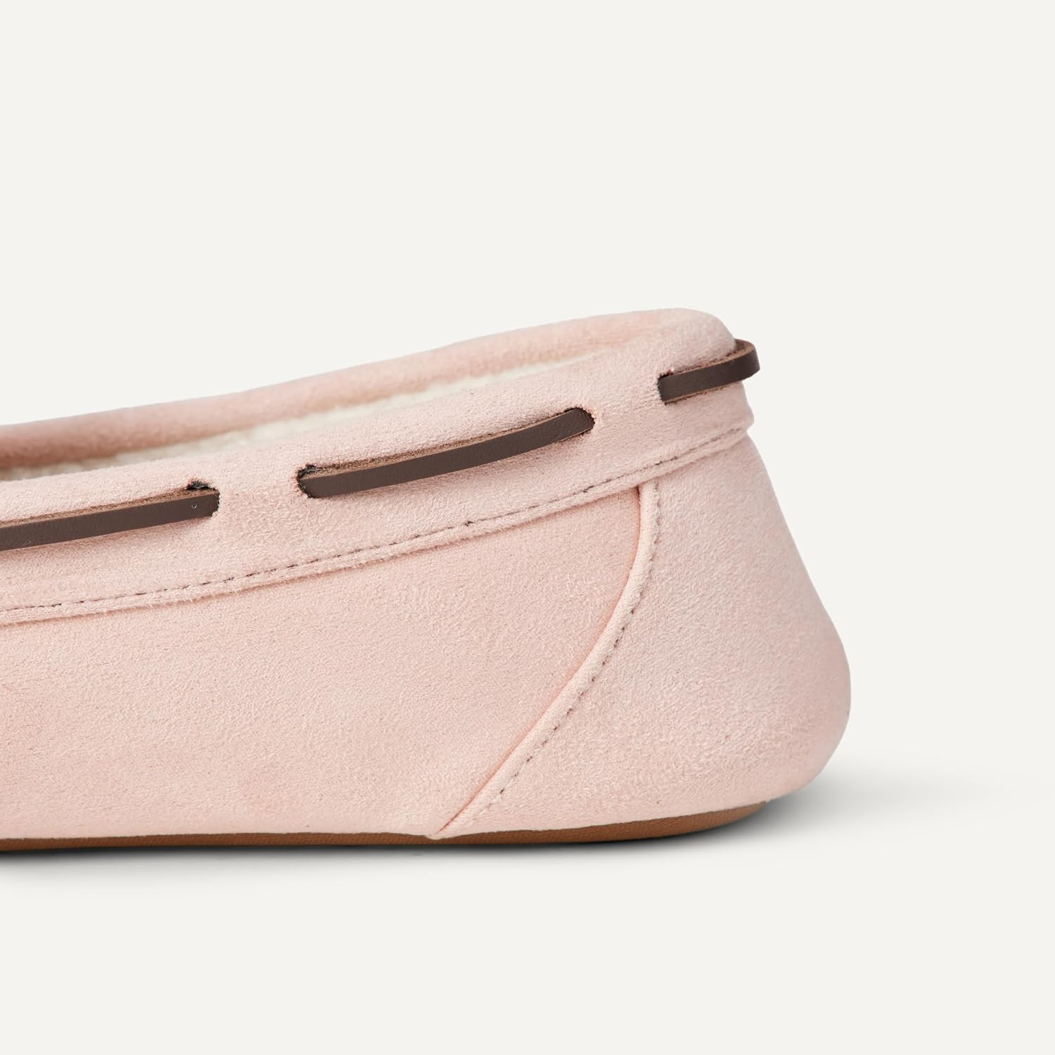 Detalle 2 de Amazon Essentials Moccasin Slippers