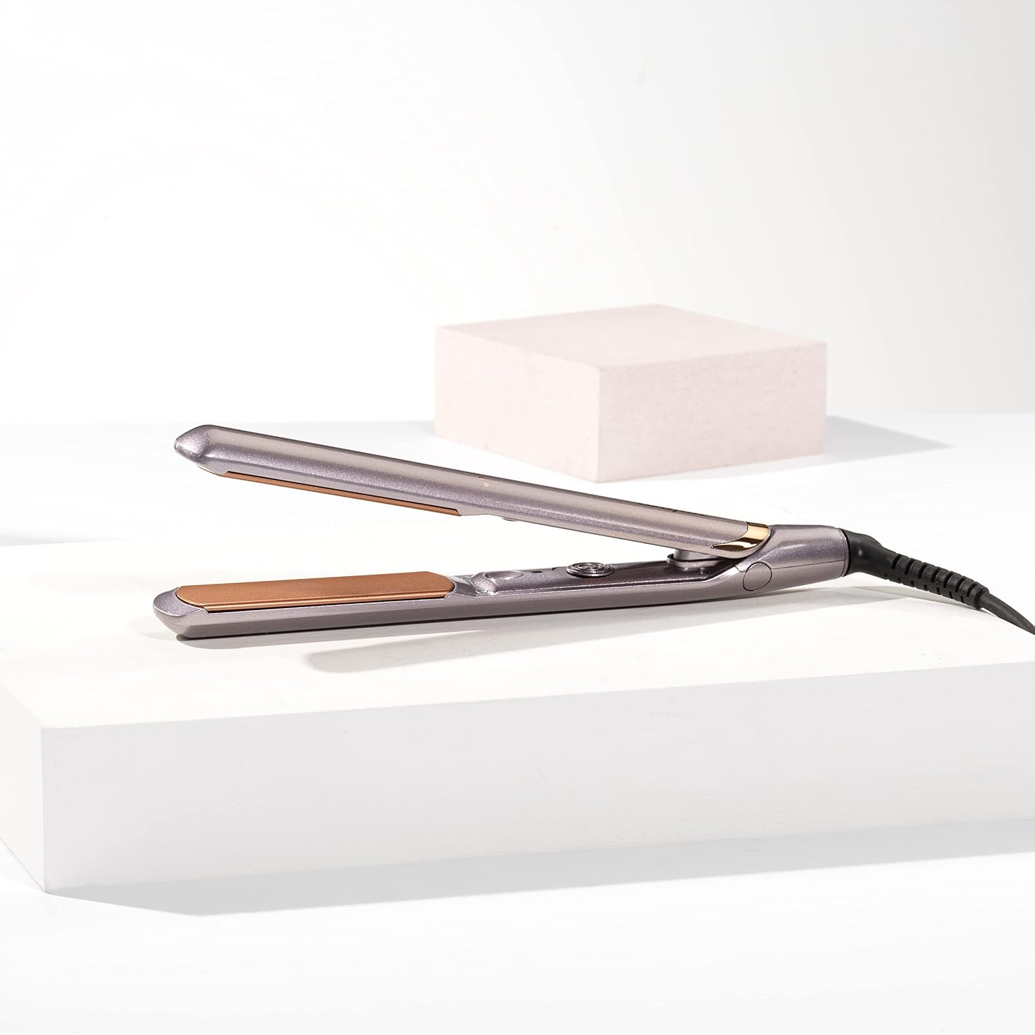 Detalle 2 de BaByliss 2598BU Hair Straighteners 235°C