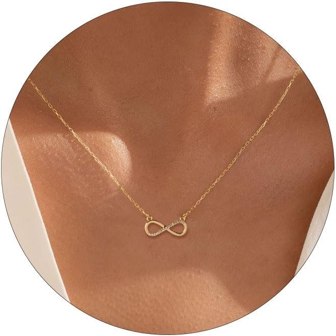 Detalle de HANLI vergoldete Halskette für Damen mit 14K Gold-Finish und zarten Anhängern (42 cm) – hypoallergen