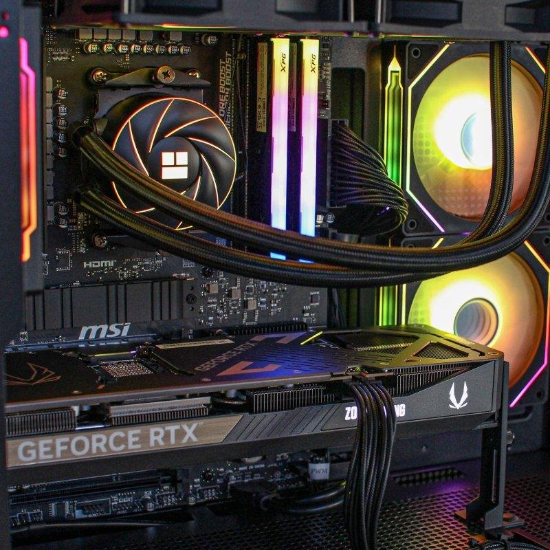 Thumbnail 2 de PCM Aeon Templar: PC de sobremesa para gaming y productividad con Ryzen 5 9600X y RTX 5060