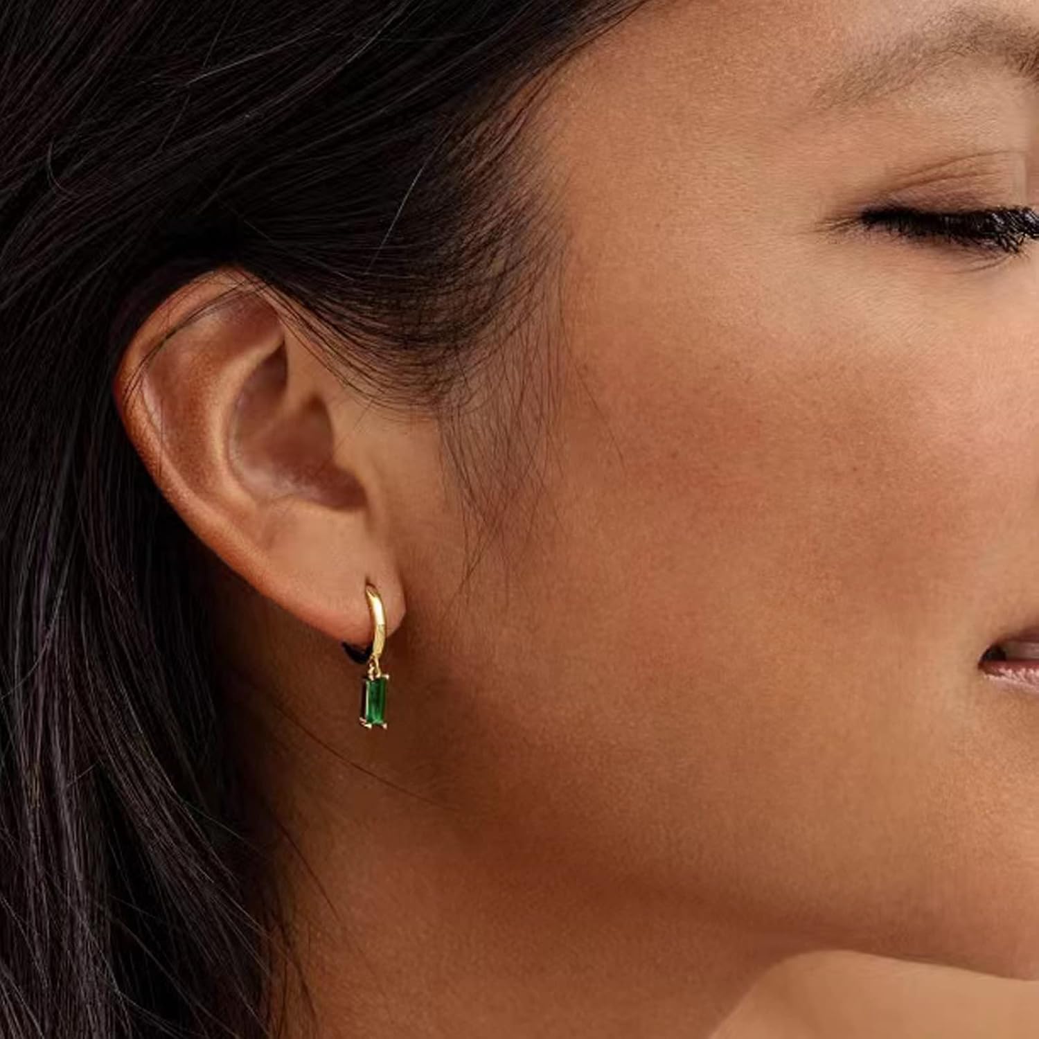 Detalle de Orecchini A Cerchio Con Pendenti in Oro 14K – Donna, Uomo e Bambina, 2 Pezzi