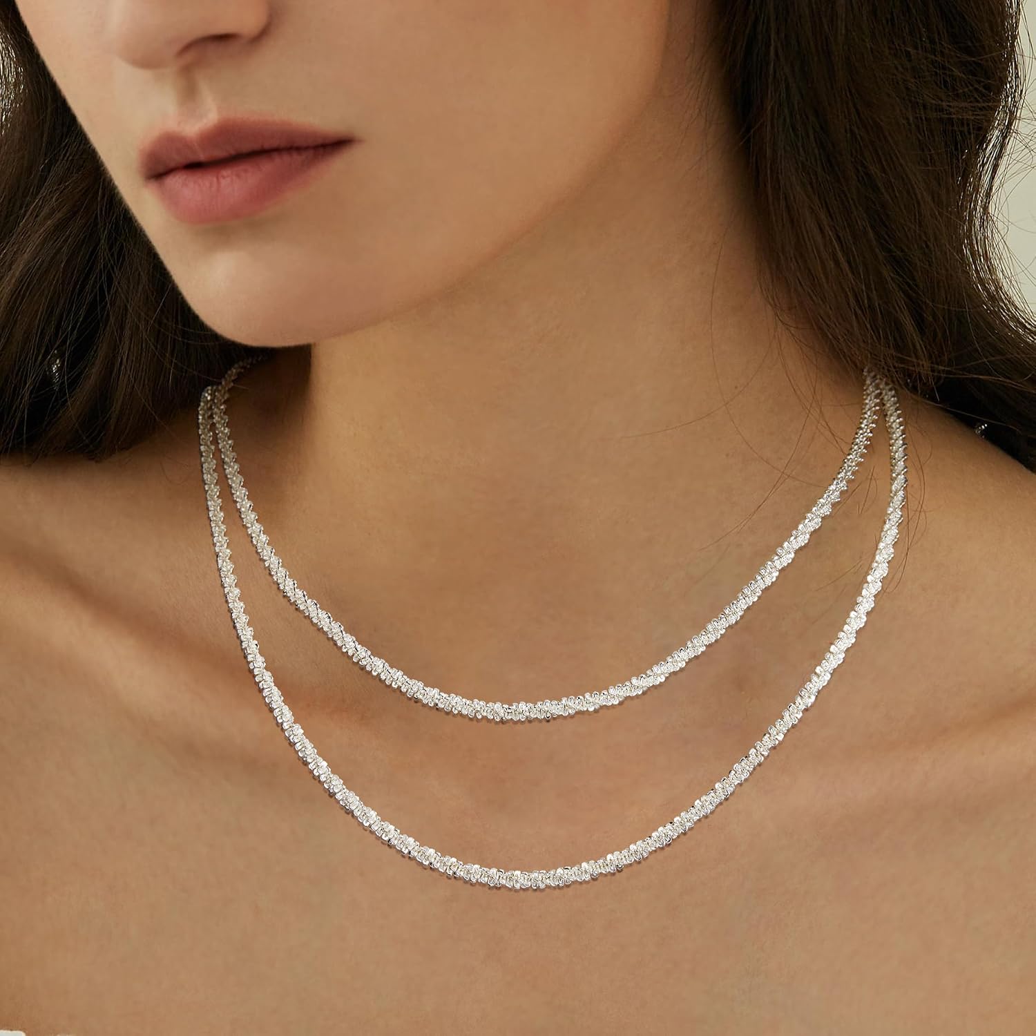 Detalle de Kenivira Silber Layered Halskette für Damen – verstellbare, versilberte Ketten im Set