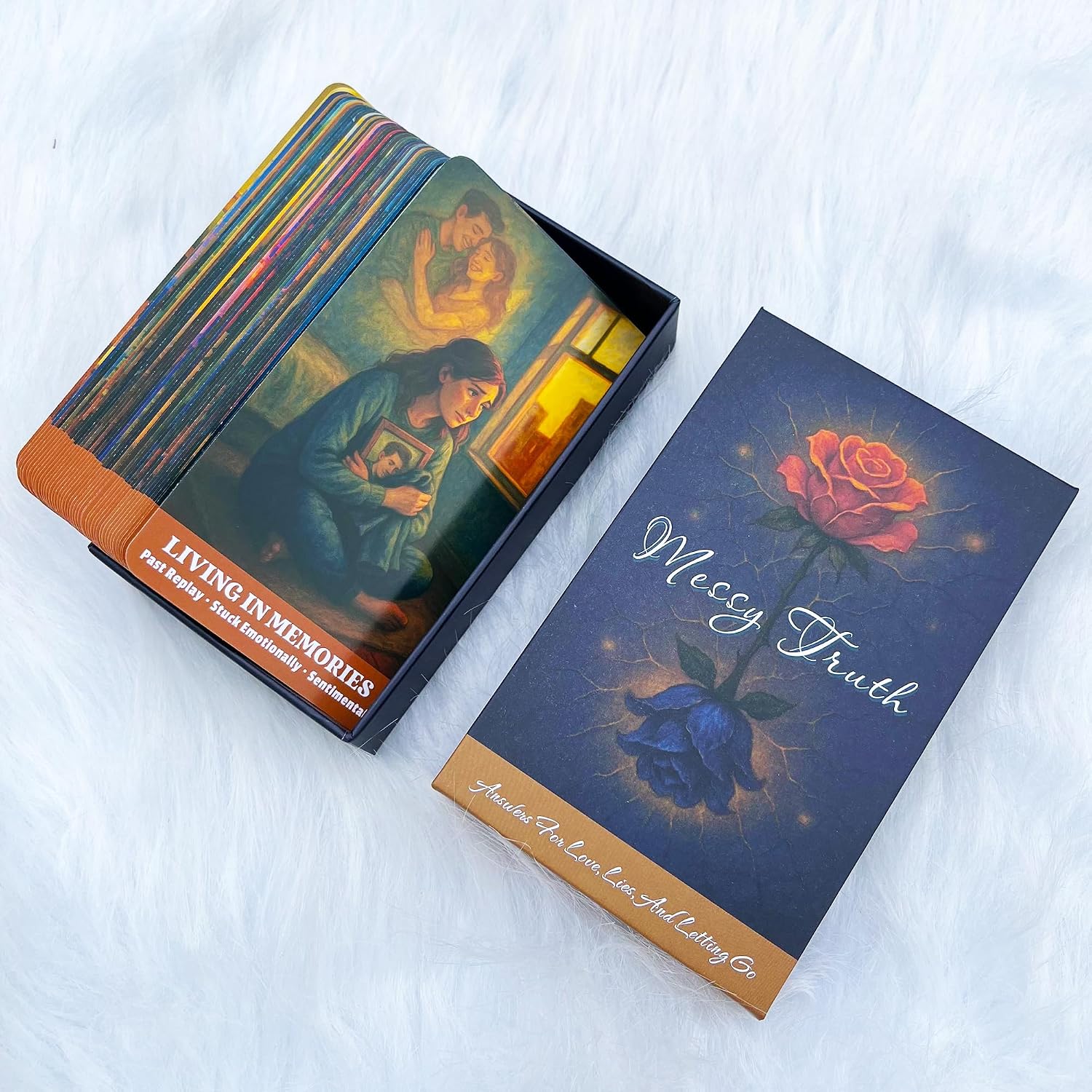 Detalle 2 de Messy Truth Oracle Cards, 54-card deck