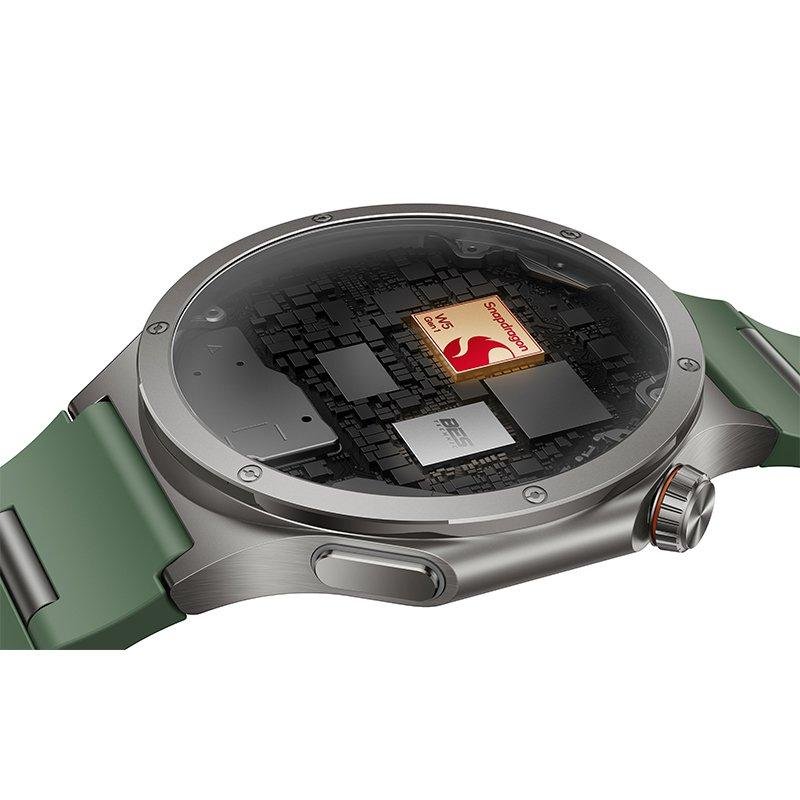 Detalle de OnePlus Watch 4: smartwatch premium con pantalla LTPO y resistencia increíble