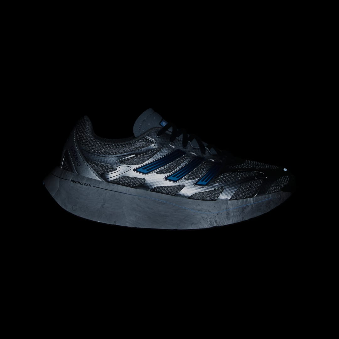 Detalle 2 de Adizero Aruku de Adidas: zapatilla gris para uso diario y entreno ligero