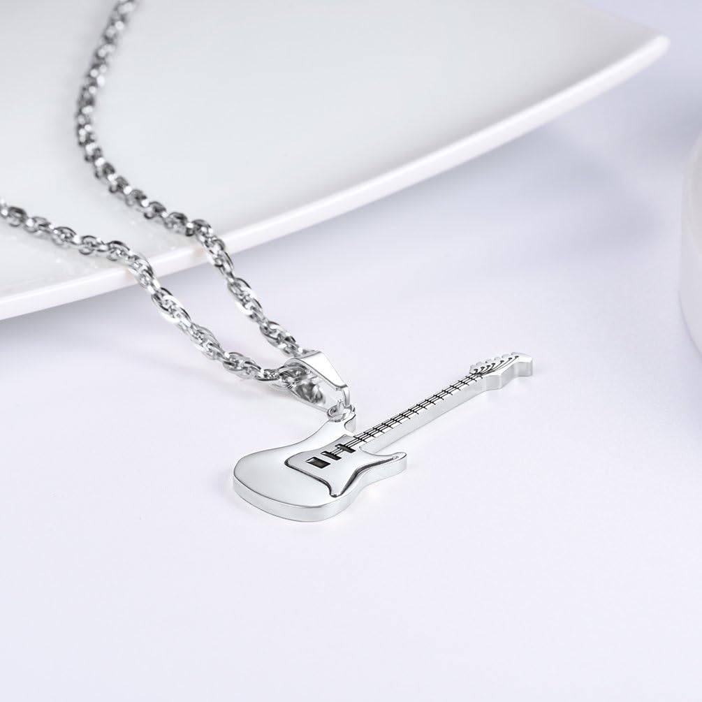 Detalle de PROSTEEL Collana con ciondolo chitarra elettrica da uomo, catena regolabile in acciaio inox placcato oro 18K e incisione personalizzabile
