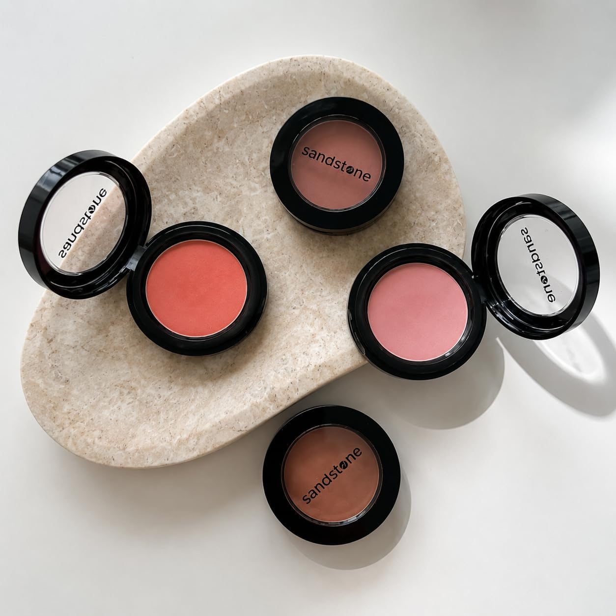 Detalle 2 de Sandstone Scandinavia Fard à joues en poudre Rose Clair (Hypoallergénique & Vegan) – longue tenue