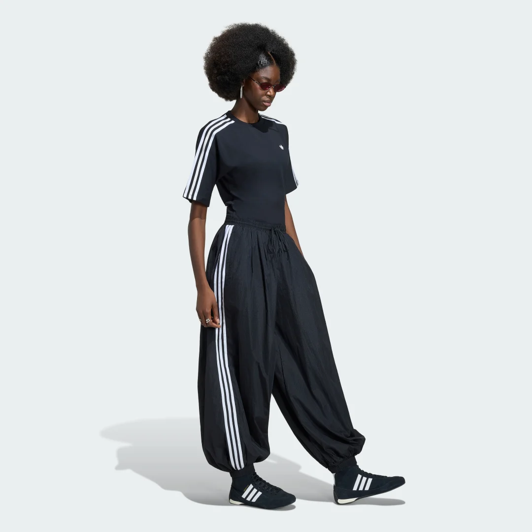 Detalle de ADILENIUM 5.0 SLIM T-Shirt de Adidas — Camiseta negra de corte ajustado