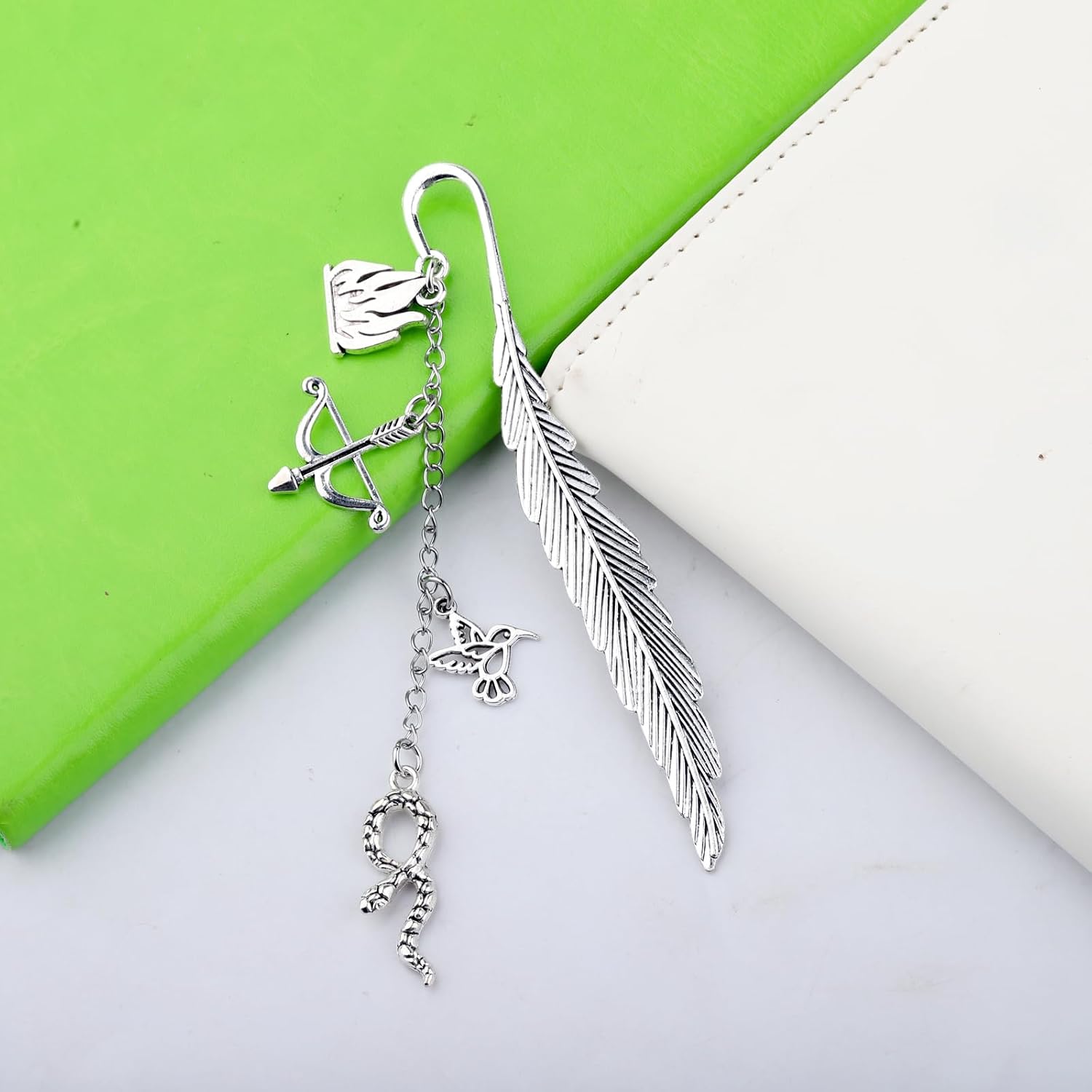 Detalle de KUIYAI Literay Bookmark: A Robust Stainless Steel Book Lover’s Bookmark